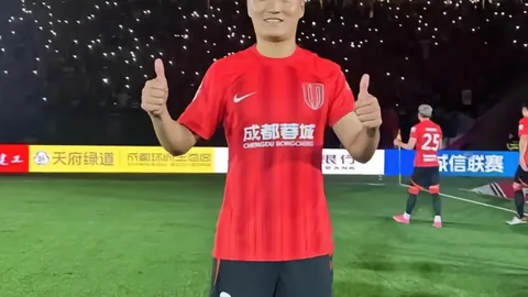 詹姆斯波利尼斯战评体育赛事：未达预期表现，三双数据本可更早呈现